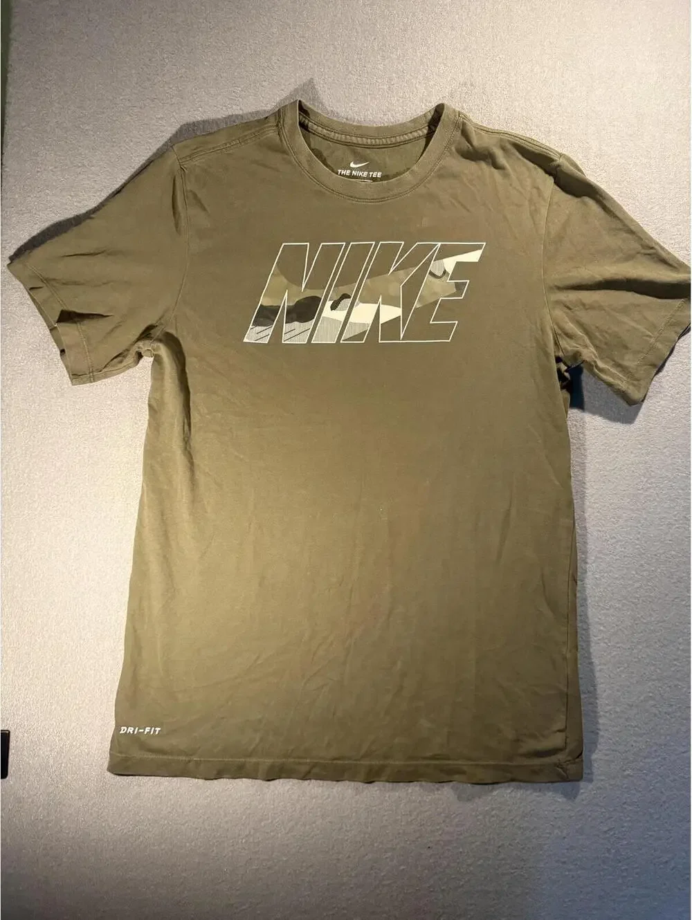 Nike Dri-FIT Olive Green Graphic Tee Men's Medium
